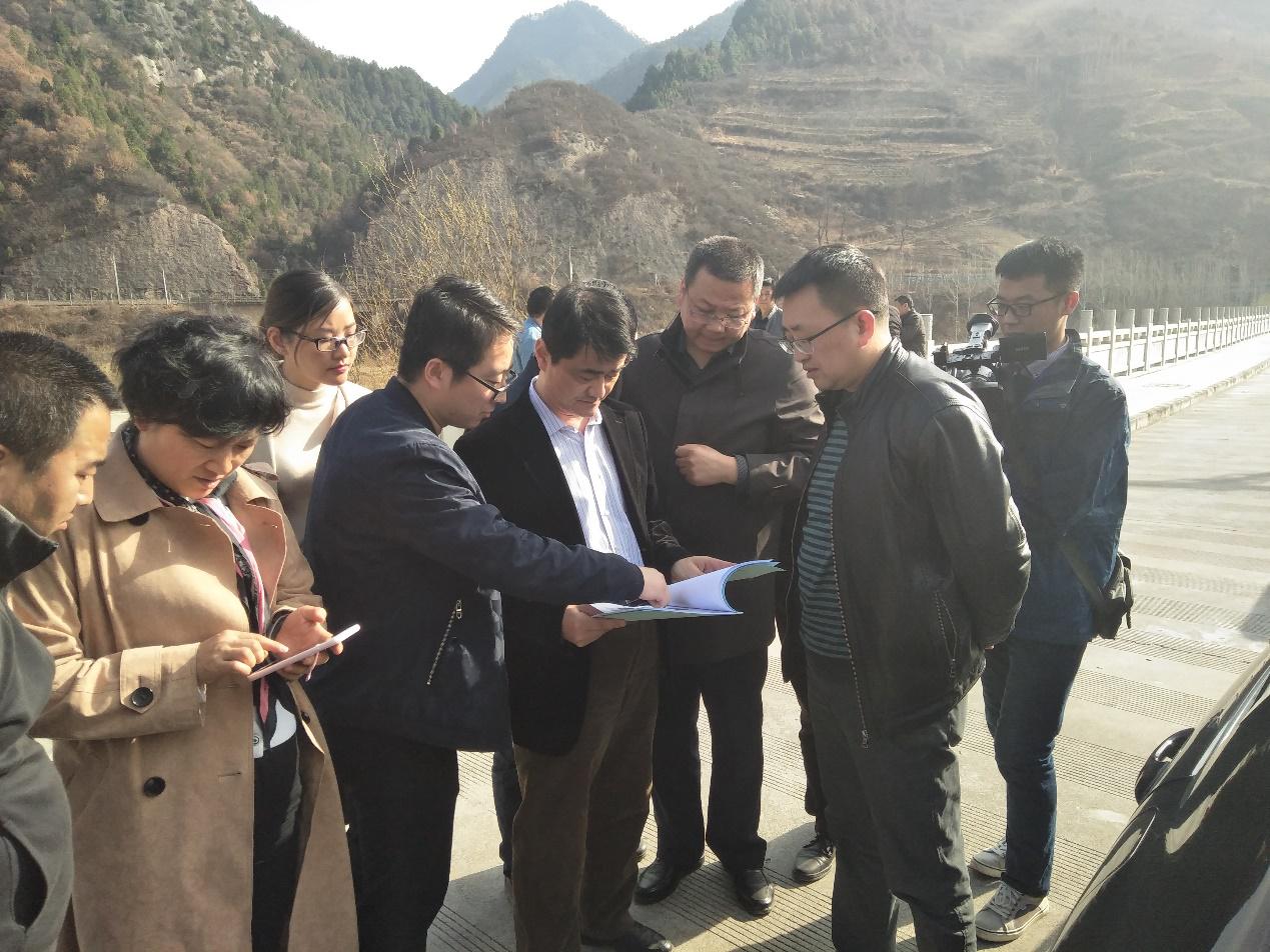 1520925996260631iDAo.jpg 张望.jpg