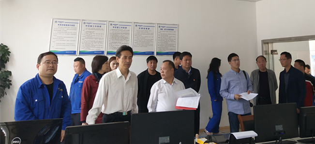 1556151324639950f8qN.jpg 参观中控室3_副本.jpg