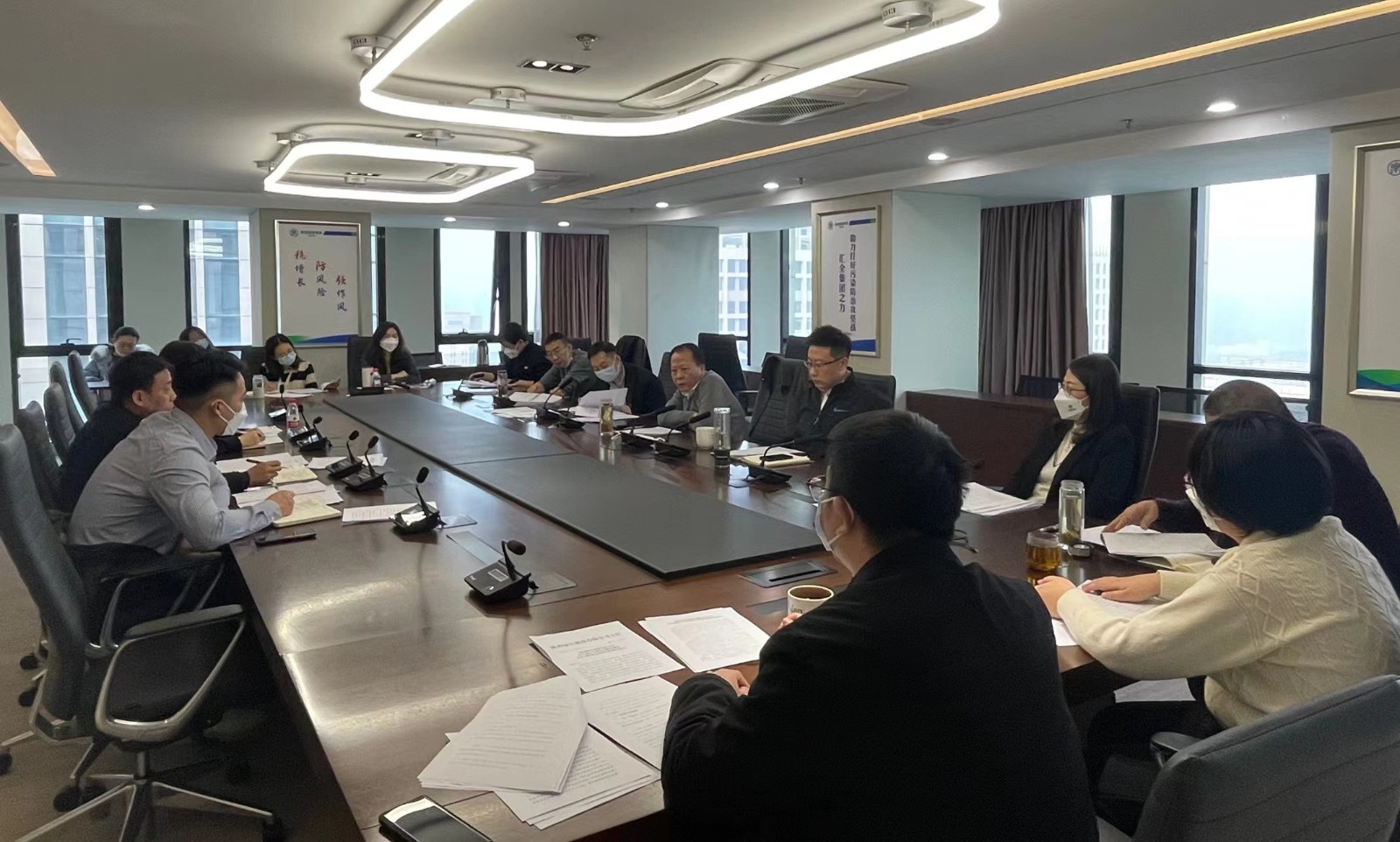 1673487994272671JSkQ.jpg 顾峰带队督导绿色能源公司及延安工程公司重点经营事项推进情况照片.jpg