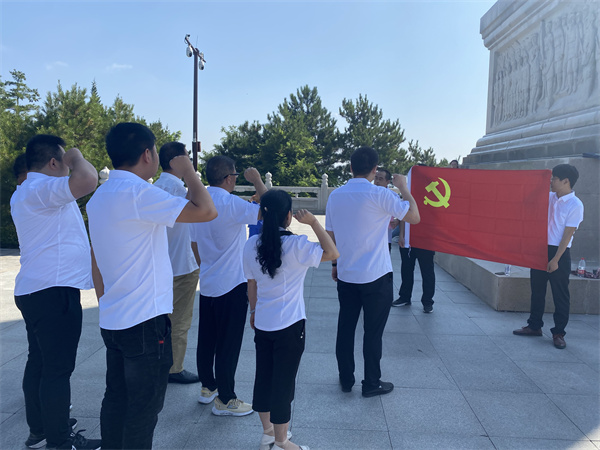 1767573148711024miXE.jpg 7.11(姚普)秦枫公司党支部组织党员赴照金陕甘边革命根据地纪念馆开展 “传承红色基因,重温峥嵘岁月”主题党日活动.jpg